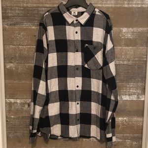 Men’s DC plaid flannel button up- XL